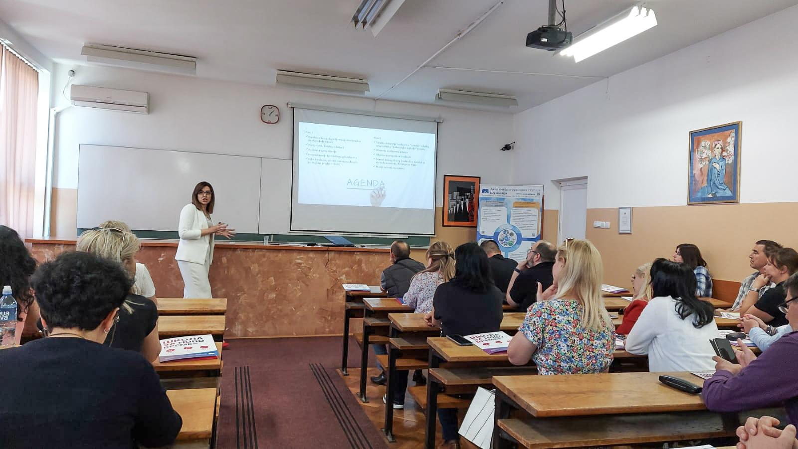Polaznici razmenjuju iskustva na BFS Company seminaru