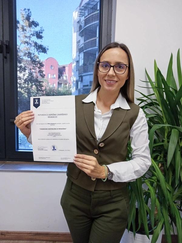 Polaznica BFS Company edukacije sa potvrdom o završenoj obuci